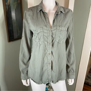 Women’s Cloth & Stone Sage Army Green Distressed Button-Down Shirt Top Blouse L